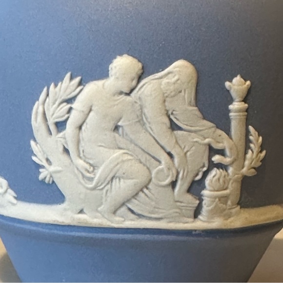 Wedgwood Blue Jasperware Creamer Pitcher Vintage 1956 - Picture 5 of 10